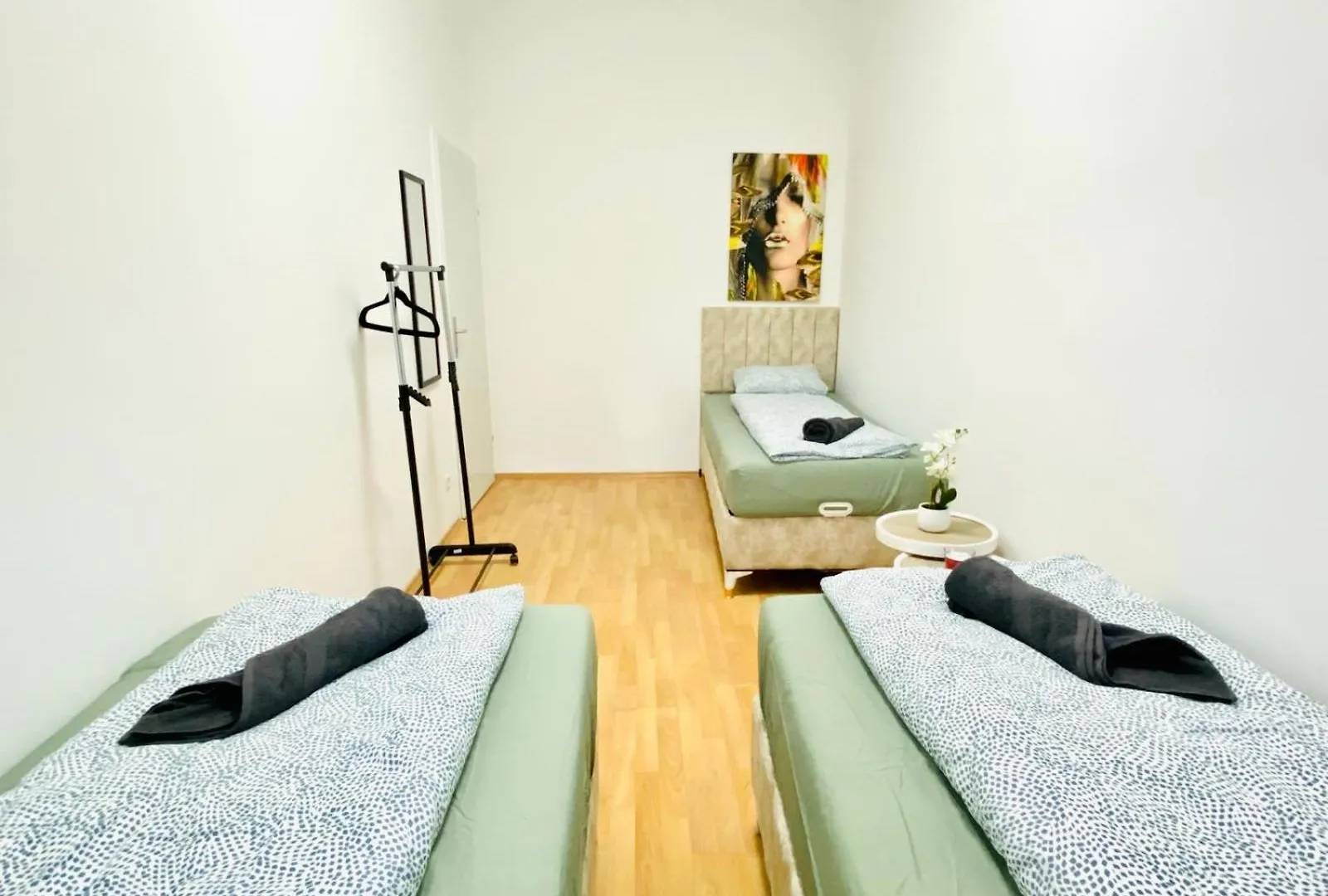 Bright 5Br Shared Apartment W Great Transport Link Wien 0*,  Österreich