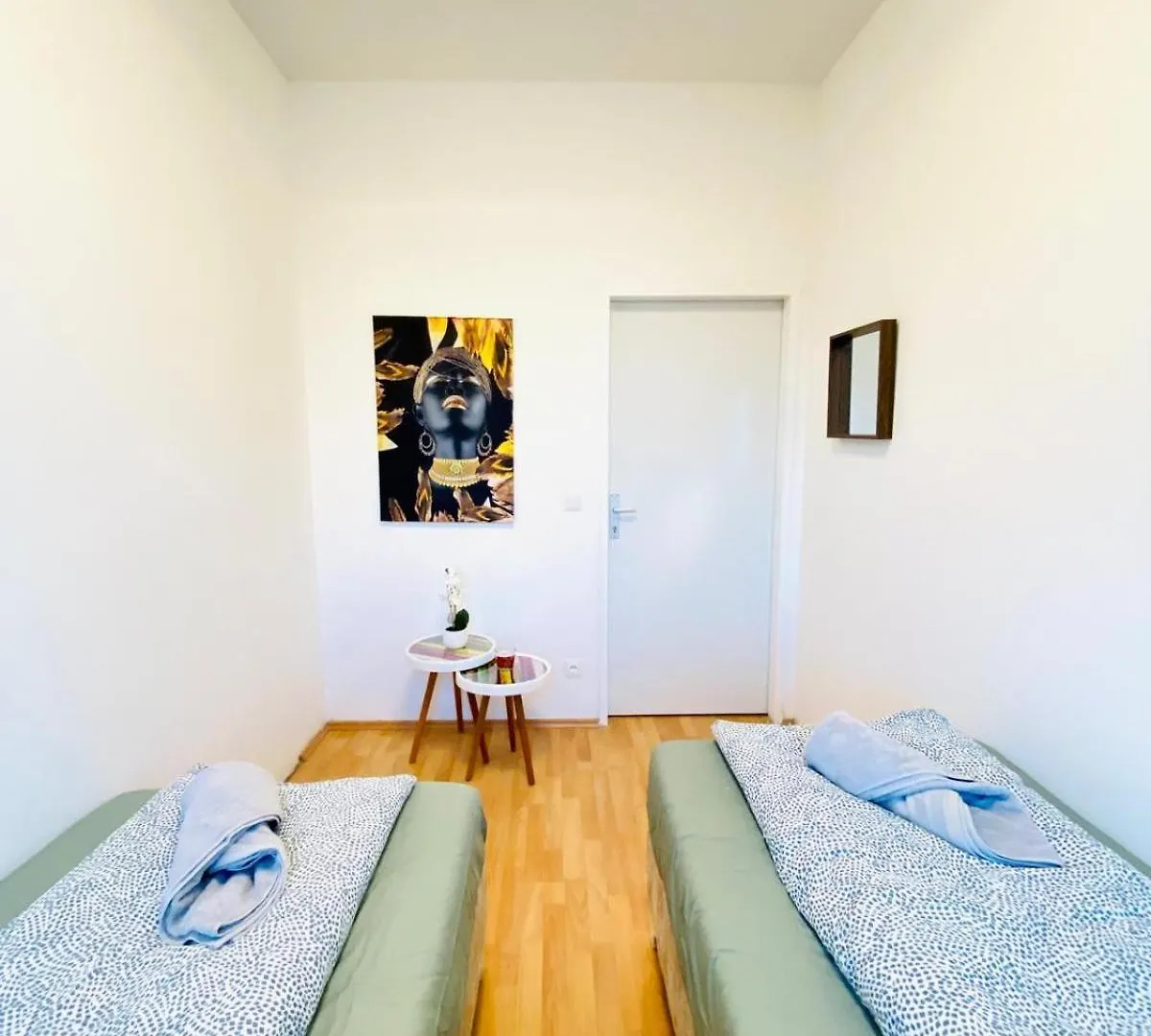 Bright 5Br Shared Apartment W Great Transport Link Wien 0*,